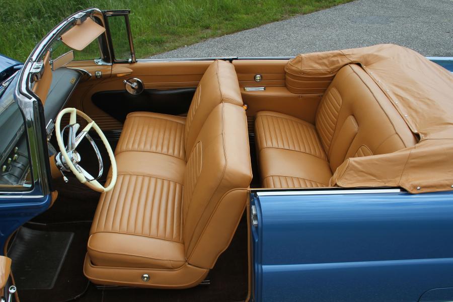 Интерьер Lincoln Premiere Convertible (76B) 1956 года  (фото 41 из 72)